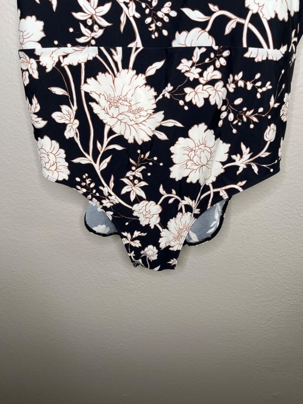 Summersalt Black White Floral One-Piece Swimsuit Size 18 - Picture 3 of 7